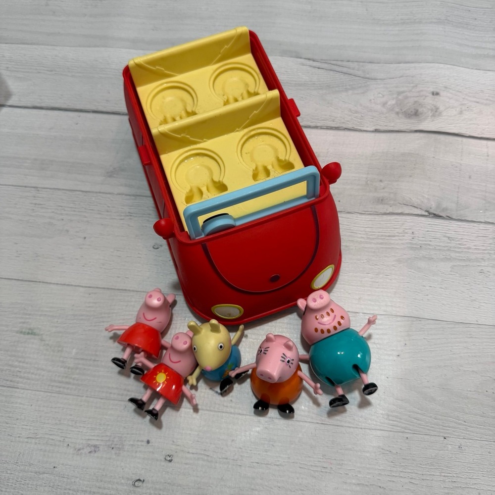 Peppa pig family red car with characters